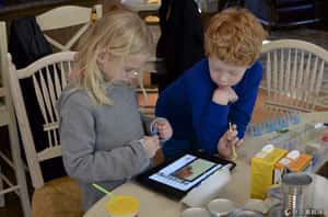 魅力超越手機平板  歐美小朋友最愛「彩色橡皮筋」