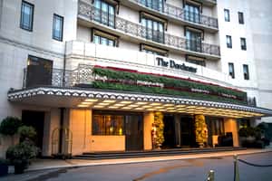 男性限定  倫敦慈善拍賣晚宴曝光  服務人員被性騷擾