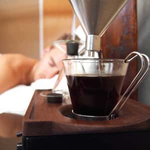 早上老是叫不醒？這鬧鐘要用香味替你醒腦