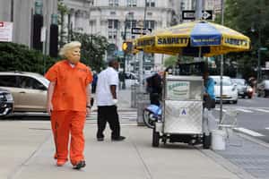 【地球 24小時】07/01 穿著囚衣的「川普」