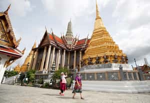 有吃有玩兼防疫，曼谷推出米其林美食觀光巴士