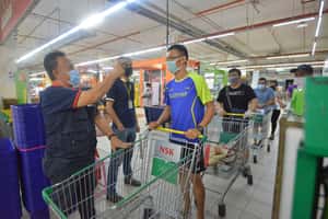 馬來西亞封城日常  「一家之主」採買大挑戰