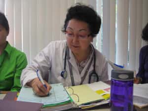 她的出現讓病人好好走  蒙古醫生推動安寧醫療