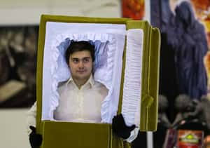 【地球 24小時】10/27 來自棺材裡的問候