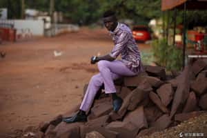 有品味人必穿 西非流行閃亮緞面衣服