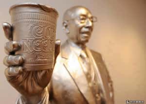 一碗泡麵救世界  日本泡麵之父的故事