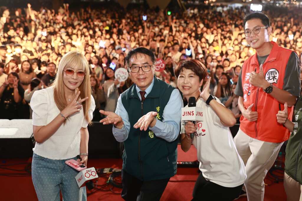 《滾草皮音樂市集》寵物派對  吸引上千人野餐