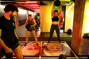 讓我們一起朝政治人物揮拳！  英國健身房新課程：英國脫脂