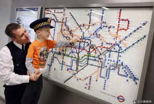 英國用樂高排出2020年地鐵圖