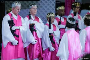 「槍是聖杖，子彈是王冠」  美國統一教信徒交換結婚誓約