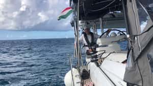 匈牙利家庭的絕讚隔離法 航海逃離疫情惡夢吧！