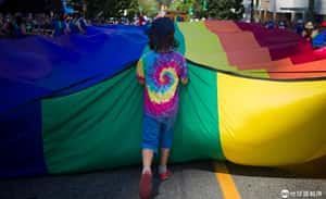 一天內數百名小學生曠課 英國小學「沒有邊緣人」性平課程遭家長抗議