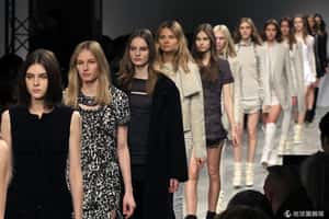 法知名設計師 遭爆向原住民「抄圖案」