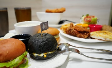 6吋盤早午餐-鳳山勝利店｜乳酪牛肉漢堡排邪惡到犯規｜繽紛拼盤讓少女心爆發