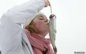 這樣尚青！  南韓山鱒魚冰節讓你現釣現吃絕美鮮味