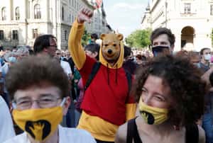 中國復旦大學前進歐洲惹議 匈牙利千人上街示威