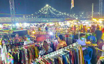 泰國曼谷夜市排名推薦【在地人】去的“”超大型“”人氣特色便宜夜市-貓頭鷹夜市!👍😊 美食便宜5泰銖起😱