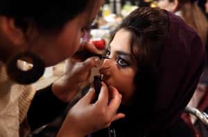 吃封齋飯要畫什麼妝？MAC廣告遭批評