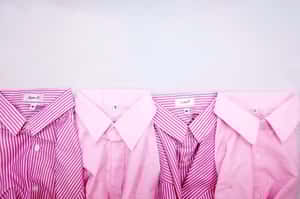 為什麼男性襯衫釦子在右邊，女性在左邊？