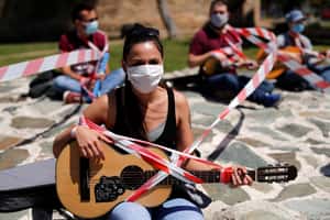 【地球 24小時】05/07 口罩下唱不出來的心情