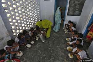 摻毒效應 印度老師拒供應午餐