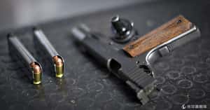 女撿手槍自拍誤扣板機  俄國自拍意外頻傳引政府介入