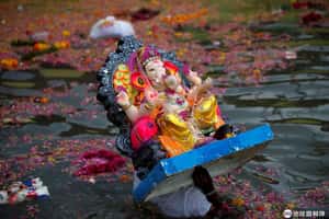 溺死事故、環境汙染  印度「象神節」浸泡雕像的另一面