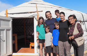 在3個孩子失明前 加拿大父母帶全家環遊世界