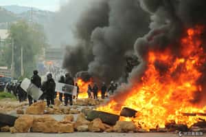 「老師不該分等級！」   墨西哥教師血腥示威