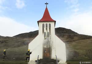 冰島新宗教   主張還錢給信徒