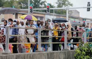 每日停電、人人排隊加油、學校取消考試，斯里蘭卡到底怎麼了？