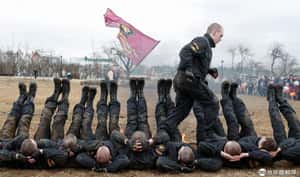 【今天沒有OS的地球 24小時】03/17 踩著同伴的身體向前走