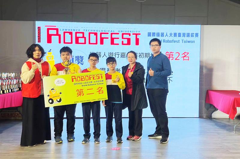 嘉義學子代表台灣參與「2025Robofest世界機器人大賽」