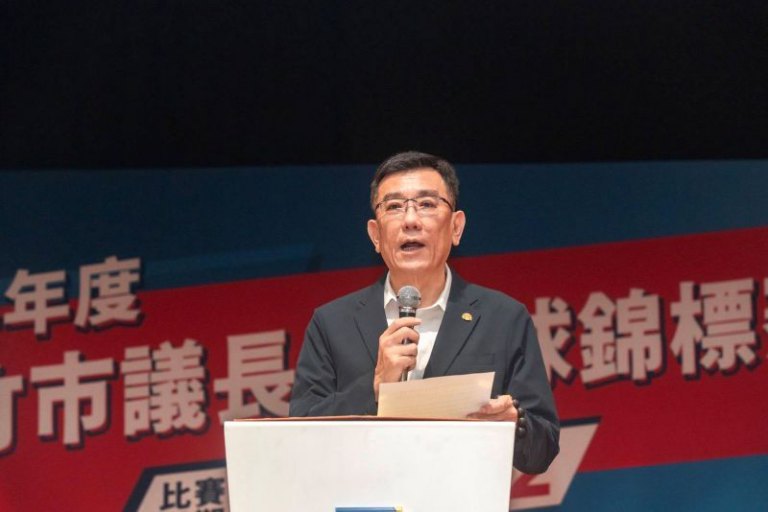 議長盃桌球賽許修睿議長主審　高虹安市長與余邦彥副議長開球