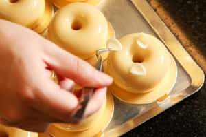 在台掀「精品巧克力」旋風！鄭畬軒：為什麼我花了 5 年，只為做出一款甜點？