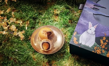 Vivienne Westwood Café 中秋限定，英倫美學包裝裡藏著兩款值得吃的月餅