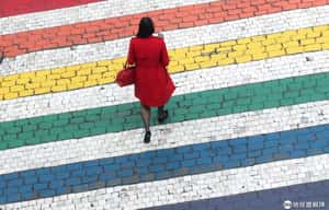 【雨過天晴的地球 24小時】05/22 走在彩虹磚上