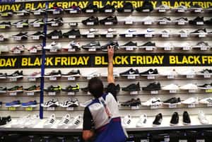 美國解封迎報復性消費 黑五購物季拉長戰線