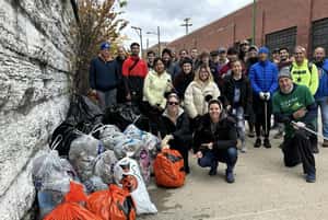 獨垃垃，不如眾垃垃！「上街撿垃圾」成紐約最熱門運動　志工：為什麼這東西會出現在街上