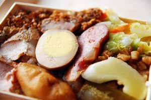 世界各國便當菜色一覽：你知道排骨、菜脯的英文嗎？