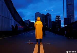 走在香港反送中遊行現場  台灣人的街頭觀察