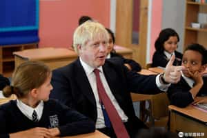 移民法放寬！明年起就讀英國大學的外國畢業生有兩年找工作時間