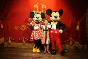 米奇米妮被伸鹹豬手  迪士尼扮裝人員的辛酸淚