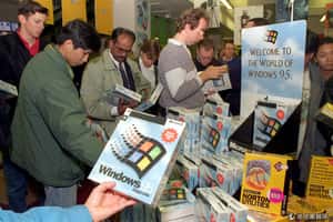 當年徹夜排隊就為它  微軟推出Windows 95二十周年