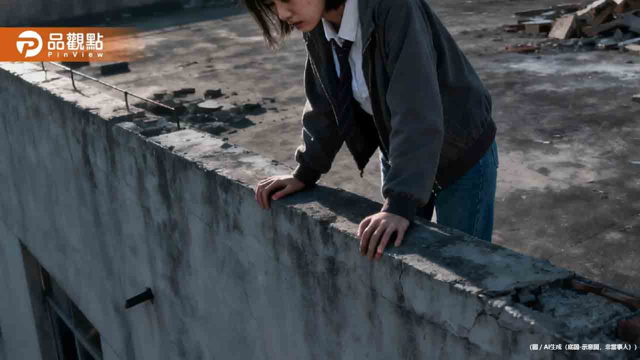 驚險一瞬！台中女大生校園4樓墜落　安全網救命