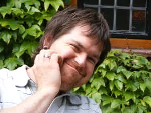 為什麼人就是忍不住想碰自己的臉？