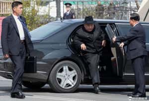 一探走私路徑  北韓領導人金正恩如何買到他的千萬豪華賓士？