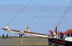 班機停飛怎麼辦？荷蘭學生揚帆跨大西洋回家