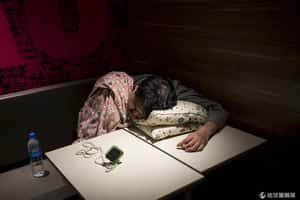 香港「麥睡族」：把麥當勞稱為家的人們