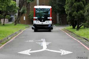 自動駕駛車該撞誰？  各國道德標準比一比